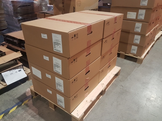 24 সক্রিয় পোর্ট ব্রোকেড SAN সুইচ BR-G620-24-32G-R 24pcs 32GB SFP সহ