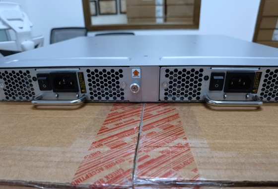 24P 8GB SWL ব্রোকেড SAN সুইচ BR-6510-24-8G-R 24 X 8Gb SFP+ 48 পোর্ট